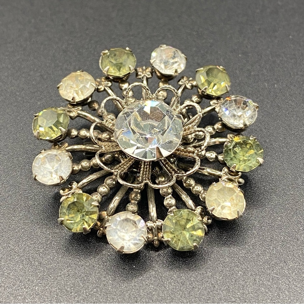 VINTAGE Filigree Floral Brooch with Green Crystals